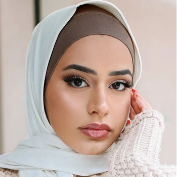 2020 Musulmonų Medvilnės Pagal Šalikas Minkštas Ruožas Vidinis Hijabs Moterų Vamzdis Skarelė variklio Dangčio Islamo Pagal Dangteliai, šalikai