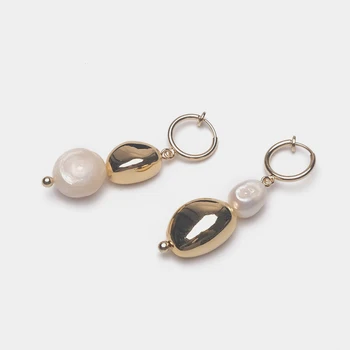 Amorita boutique Stilingas asimetriškas metalo natūralių perlų derinys stiliaus lašas auskarai