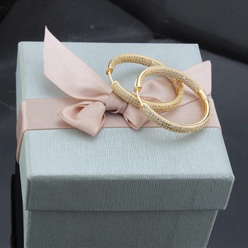 Naujas atvykimo aukso auskarai balta kubinis cirkonis vario hoopas auskarai moterų mados šalis Paprasta elegantiška juvelyrika apvalūs auskarai
