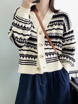 Rudenį V-kaklo, Megzti Megztinis Su Mygtukais Moterų Derliaus Stilingas Geometrinis Modelis Laisvas Megztinis Kailis Elegantiškas Moteris Trikotažas