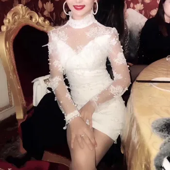 Vestidos De Fiesta De Noche 2019 Pokylių Plunksnų Elegantiškas Ponios Perlų Karoliukai Metinės Šalis Suknelė Golfo Sexy Nėrinių Balta Suknelė